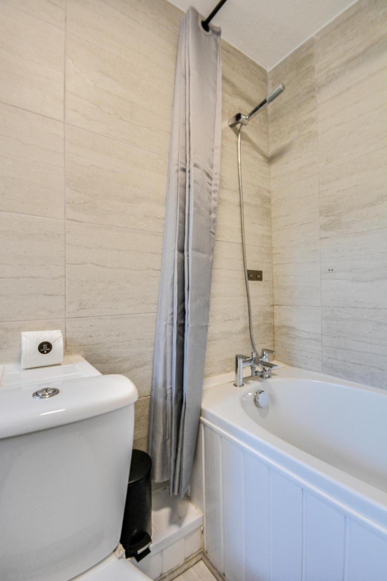Stay With Alexandra 2 Free Parking - High Speed Free Wifi Ливерпуль Экстерьер фото